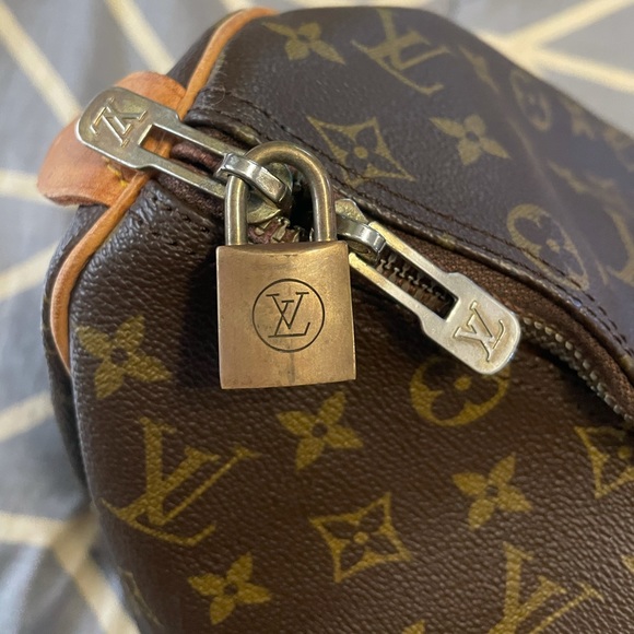 Louis Vuitton | Keepall 45 - Picture 4 of 16